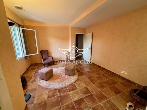 Villa de standing avec piscine