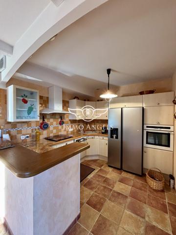 Villa de standing avec piscine