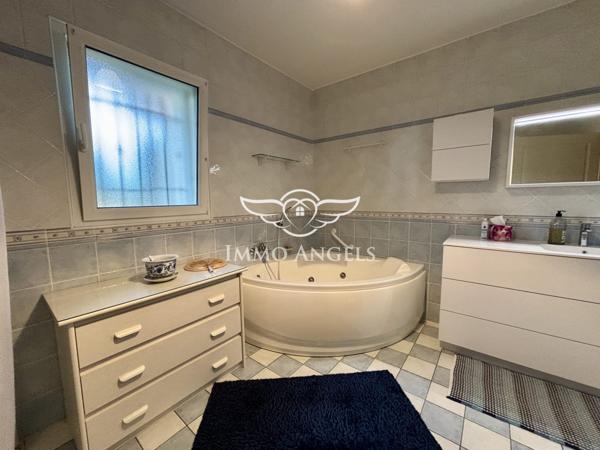 Villa de standing avec piscine