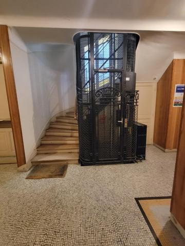 Studio avec une vue entièrement dégagée