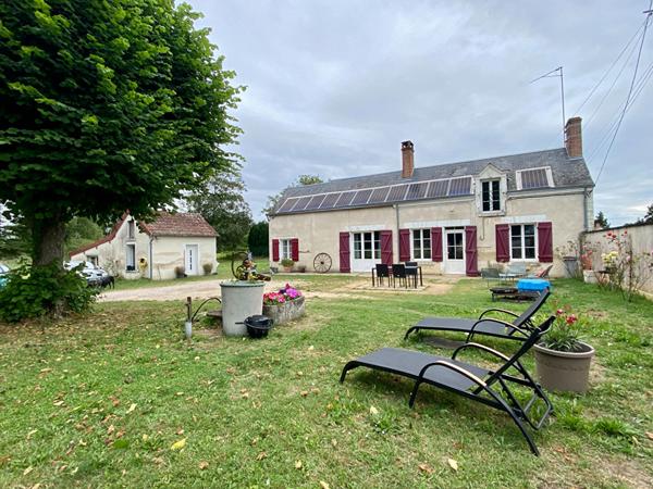 Maison ancienne avec dépendances