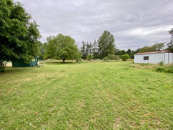 Maison ancienne avec dépendances