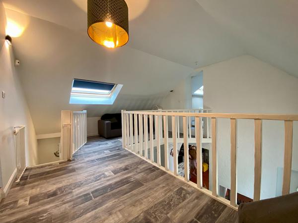 Maison ancienne avec dépendances