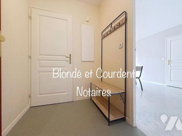 À VENDRE  - Appartement T2 -  Quartier des Tissages

Idéalement situé au rez-de-chaussée dans...