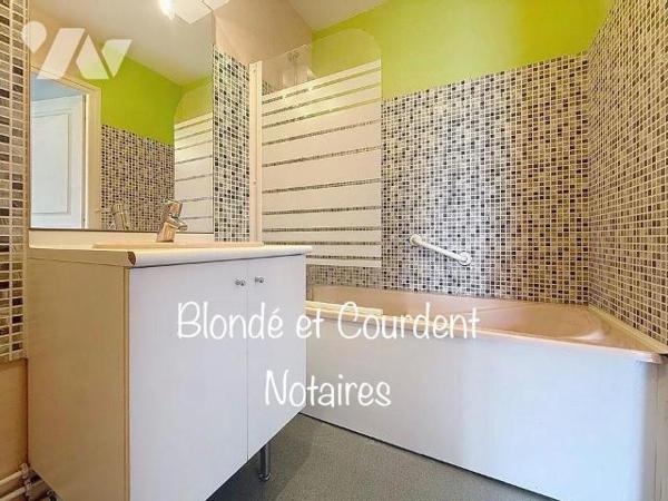 À VENDRE  - Appartement T2 -  Quartier des Tissages

Idéalement situé au rez-de-chaussée dans...