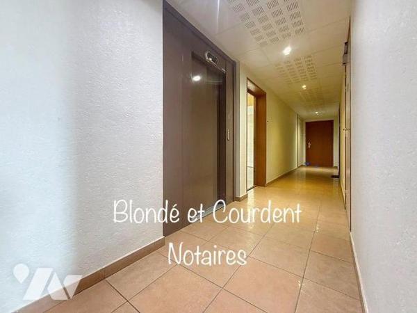 À VENDRE  - Appartement T2 -  Quartier des Tissages

Idéalement situé au rez-de-chaussée dans...