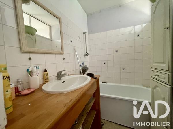 Maison à vendre 10 pièces 250 m² Saint-Martin-d'Hères