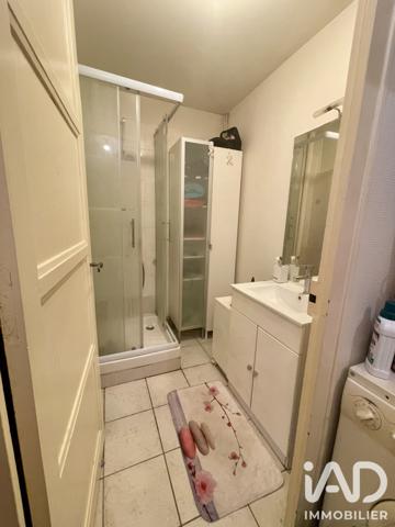 Maison à vendre 10 pièces 250 m² Saint-Martin-d'Hères