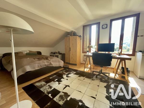 Maison à vendre 10 pièces 250 m² Saint-Martin-d'Hères