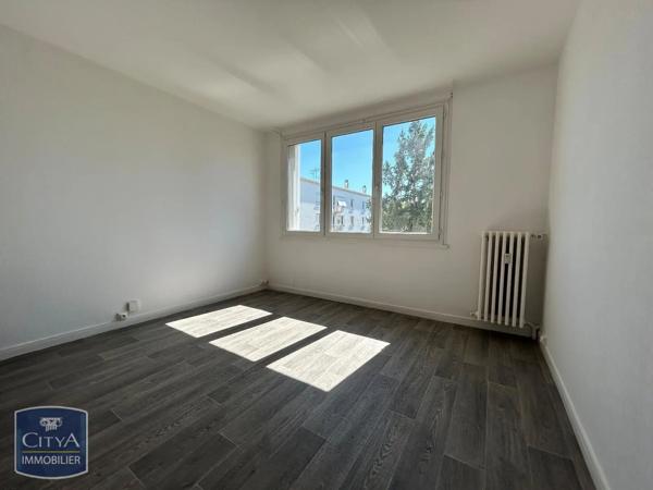 Appartement à louer 3 pièces 56.46m² Niort (79000)