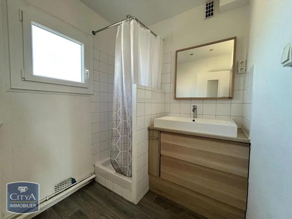 Appartement à louer 3 pièces 56.46m² Niort (79000)