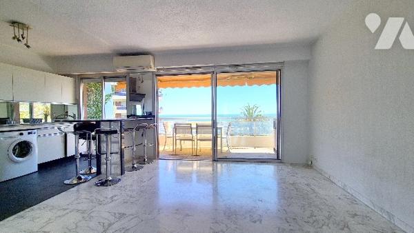 Résidence « Les Belles Terres »
Grand STUDIO avec terrasse, vue mer et possibilité garage.