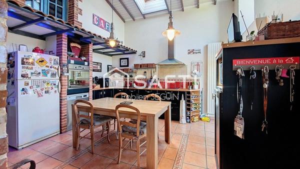 Longère intégralement rénovée, avec goût et matériaux nobles !