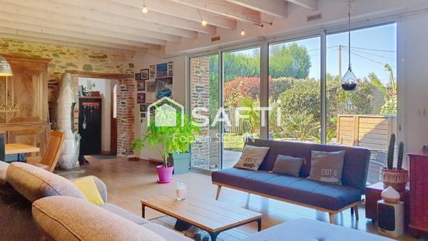 Longère intégralement rénovée, avec goût et matériaux nobles !