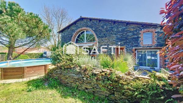 Longère intégralement rénovée, avec goût et matériaux nobles !