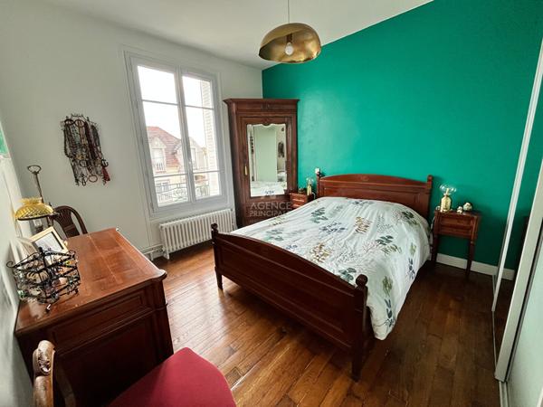 Maison Meulière 7 pièce(s) 5 chambres 118 m2 €820 000 ** - Référence 419