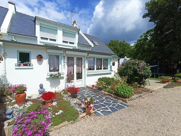 Maison familiale avec accès au canal