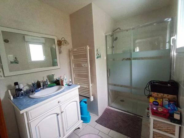 Maison familiale avec accès au canal