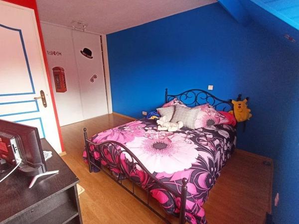 Maison familiale avec accès au canal