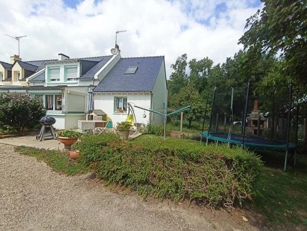 Maison familiale avec accès au canal