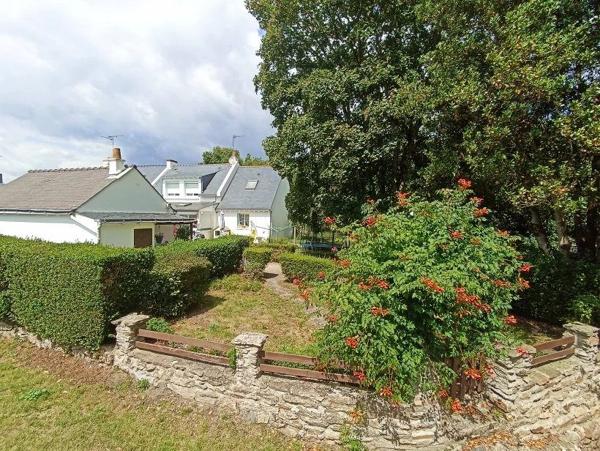 Maison familiale avec accès au canal