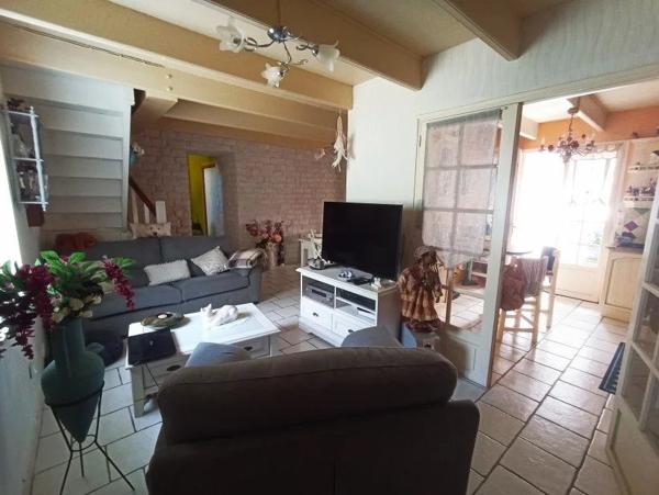 Maison familiale avec accès au canal