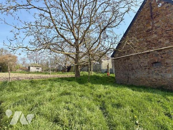 Idéal premier achat ou investissement 

Ensemble en pierres composé de plusieurs bâtiments, o...