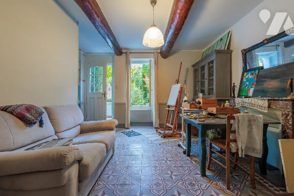 Magnifique Maison de Maître, idéalement située 
habitation principale + 2 appartements