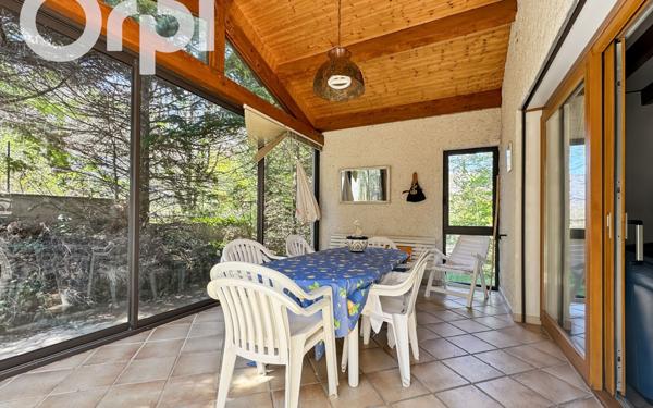 Maison à vendre    4 pièces •  Meyras