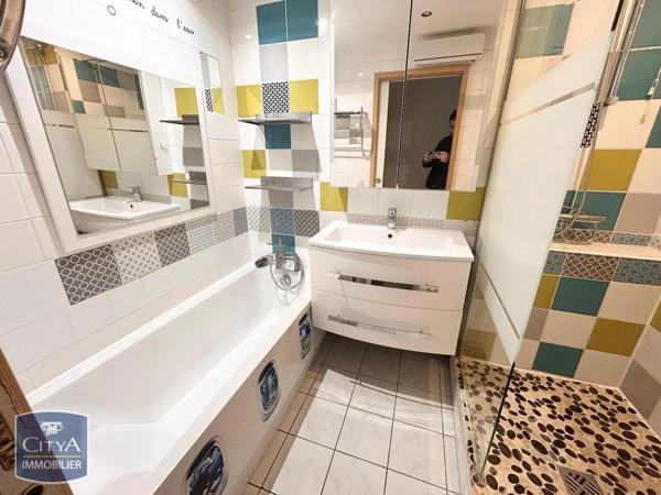 Appartement à louer 3 pièces 82.69m² Valenciennes (59300)