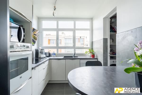 Appartement Maisons Laffitte 5 pièce(s) 89m2 - Ascenseur - dernier étage €430 000 ** - Référence 13491
