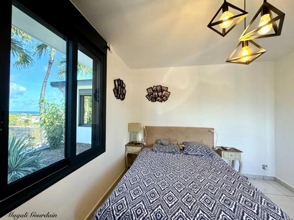 A VENDRE - PROPRIETE D'EXCEPTION AVEC VUE MER IMPRENABLE & STUDIO ATTENANT - SAINTE ANNE