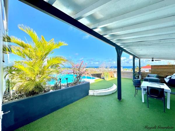 A VENDRE - PROPRIETE D'EXCEPTION AVEC VUE MER IMPRENABLE & STUDIO ATTENANT - SAINTE ANNE