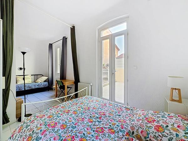 Appartement Avignon intramuros 2 pièces, 1er étage, grande terrasse