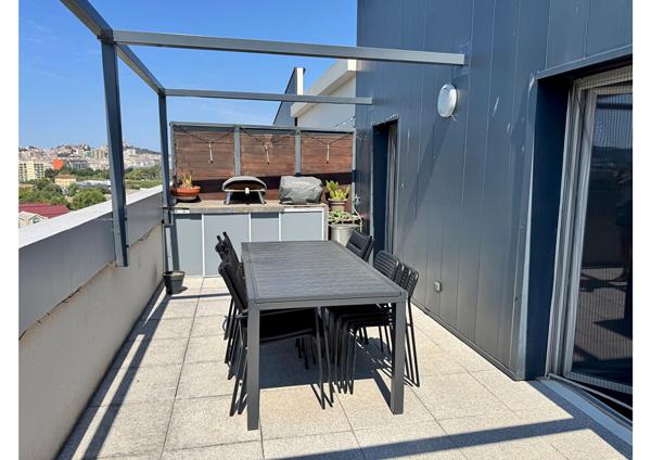 Appartement 4 pièces, Palais Omnisports, Toit terrasse au 8ème Etage  86m² Meublé