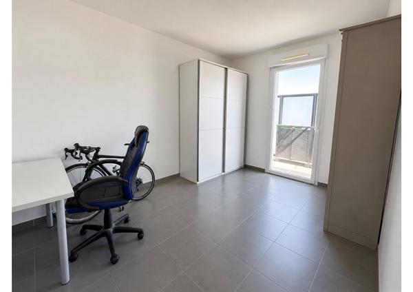 Appartement 4 pièces, Palais Omnisports, Toit terrasse au 8ème Etage  86m² Meublé