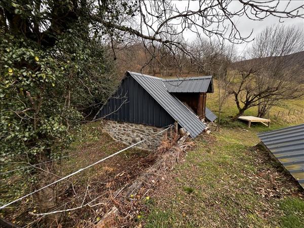 Grange à vendre |  Le Port |  3 pièces