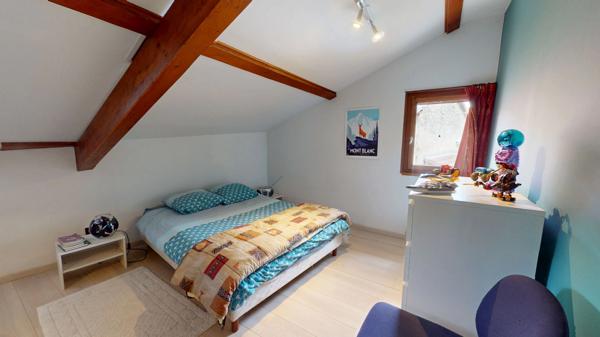 Maison de 248m2 avec Grange / Garage à EYBENS