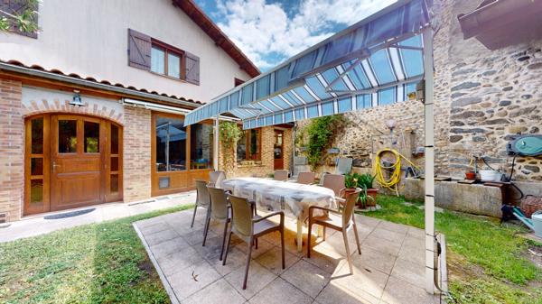 Maison de 248m2 avec Grange / Garage à EYBENS