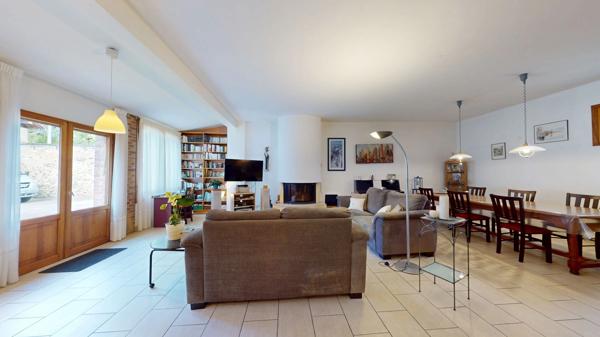 Maison de 248m2 avec Grange / Garage à EYBENS
