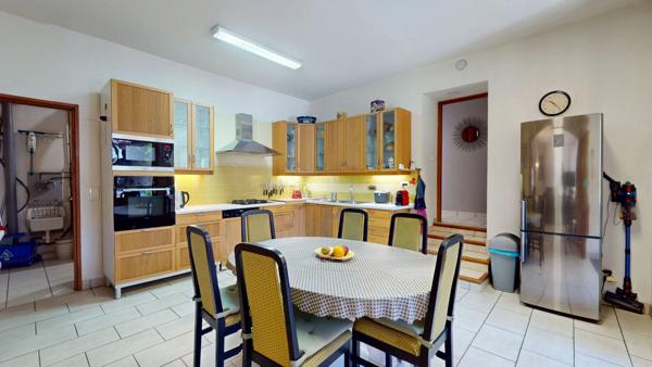 Maison de 248m2 avec Grange / Garage à EYBENS