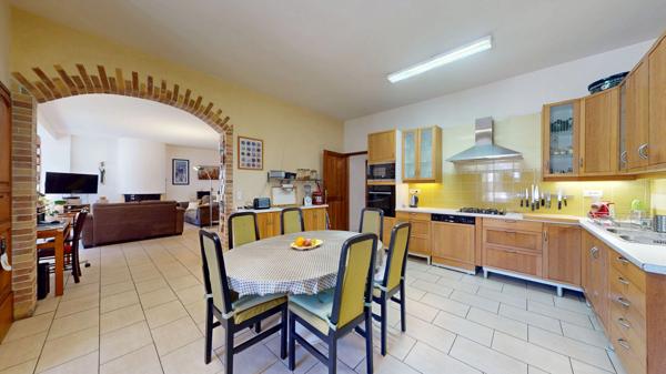 Maison de 248m2 avec Grange / Garage à EYBENS