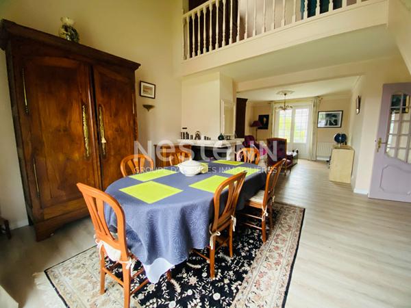 PLÉRIN CENTRE Maison traditionnelle 4 chambres, sous-sol complet, jardin clos