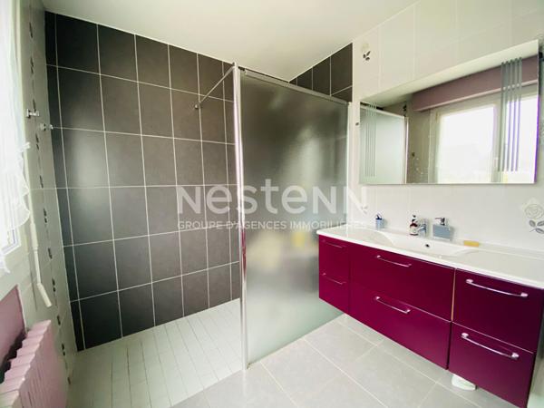 PLÉRIN CENTRE Maison traditionnelle 4 chambres, sous-sol complet, jardin clos