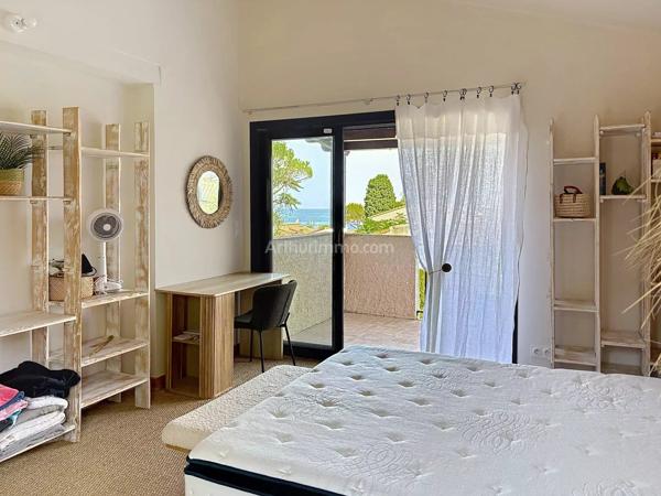 Vente                                                      Appartement
                        
                     5 pièces                      97 m2                     à Lumio
