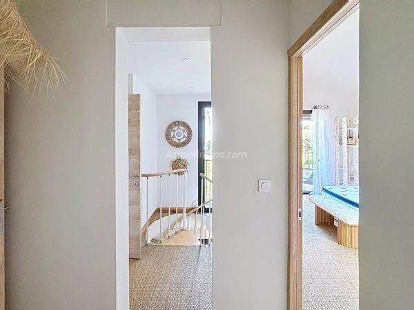 Vente                                                      Appartement
                        
                     5 pièces                      97 m2                     à Lumio