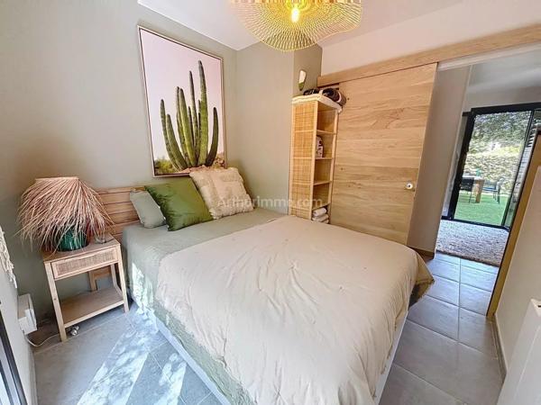 Vente                                                      Appartement
                        
                     5 pièces                      97 m2                     à Lumio