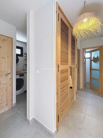 Vente                                                      Appartement
                        
                     5 pièces                      97 m2                     à Lumio
