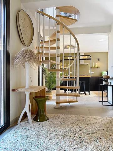 Vente                                                      Appartement
                        
                     5 pièces                      97 m2                     à Lumio