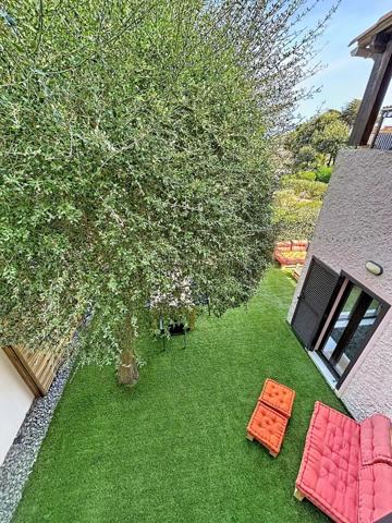 Vente                                                      Appartement
                        
                     5 pièces                      97 m2                     à Lumio